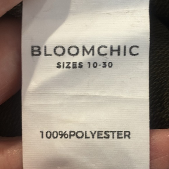 NWT BloomChic Womens Olive Green Drawstring Overall Romper Pockets PLUS SIZE 26 - Picture 12 of 14